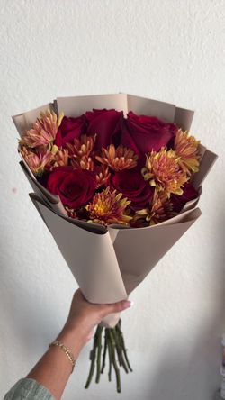 Red Roses and Chrysanthemum Flower Bouquet