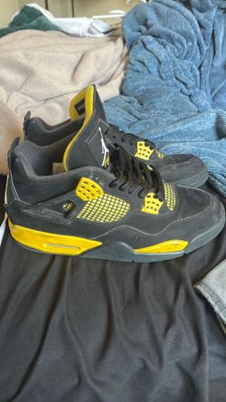 Jordan 4 Yellow Thunders