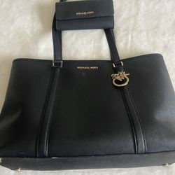 Michael Kors Tote And Wallet 