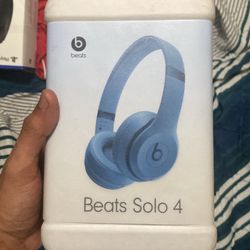 Beats Solo 4