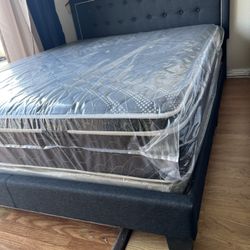 Brand New Queen Frame With Pillowtop Matrress Nuevo Colchon Y Cama