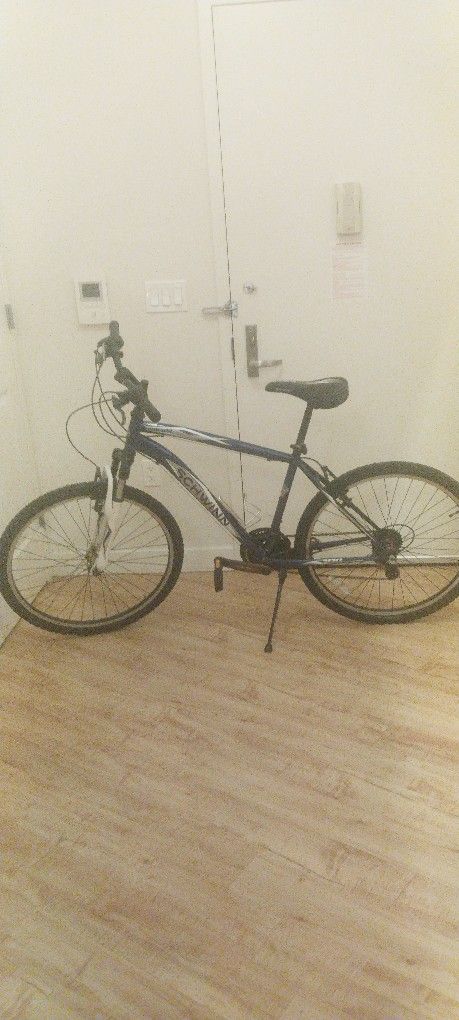 Schwinn S20 Hybrid Mountain Bike Unisex Blue
