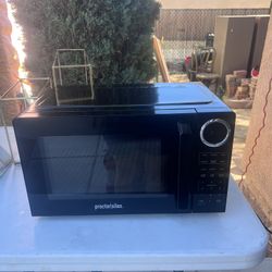 Proctor Silex 0.9 cu ft 900 Watt Microwave! 