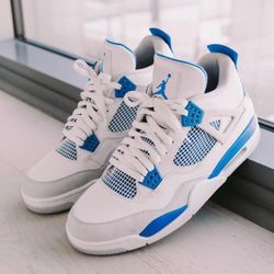 Air Jordan 4 Military Blue