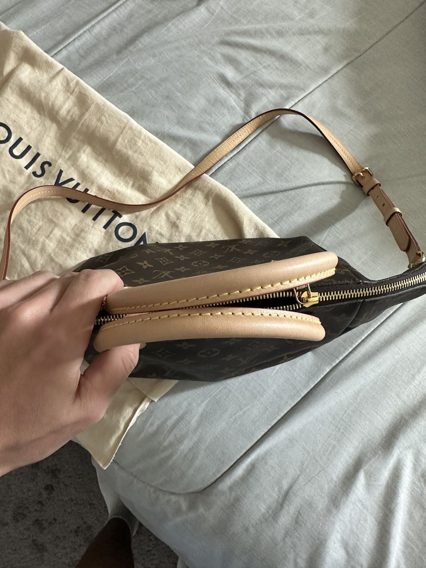 Louis Vuitton Turenne MM Authentic for Sale in Sacramento, CA - OfferUp