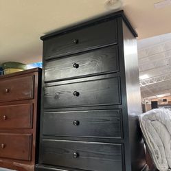 Pinewood Dresser