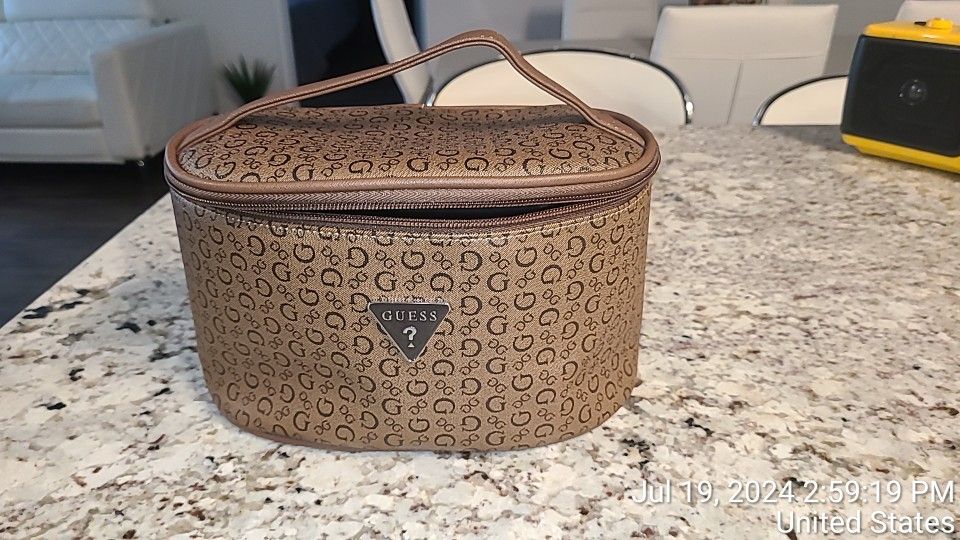 Guess Cocoa Brown Junction Logo Cosmetic Make-up Travel Bag Top Zip Around
