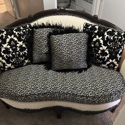 Boutique Love Seat