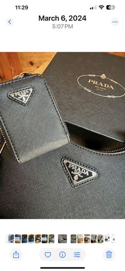 Prada handbag.Great  Condition , New!
