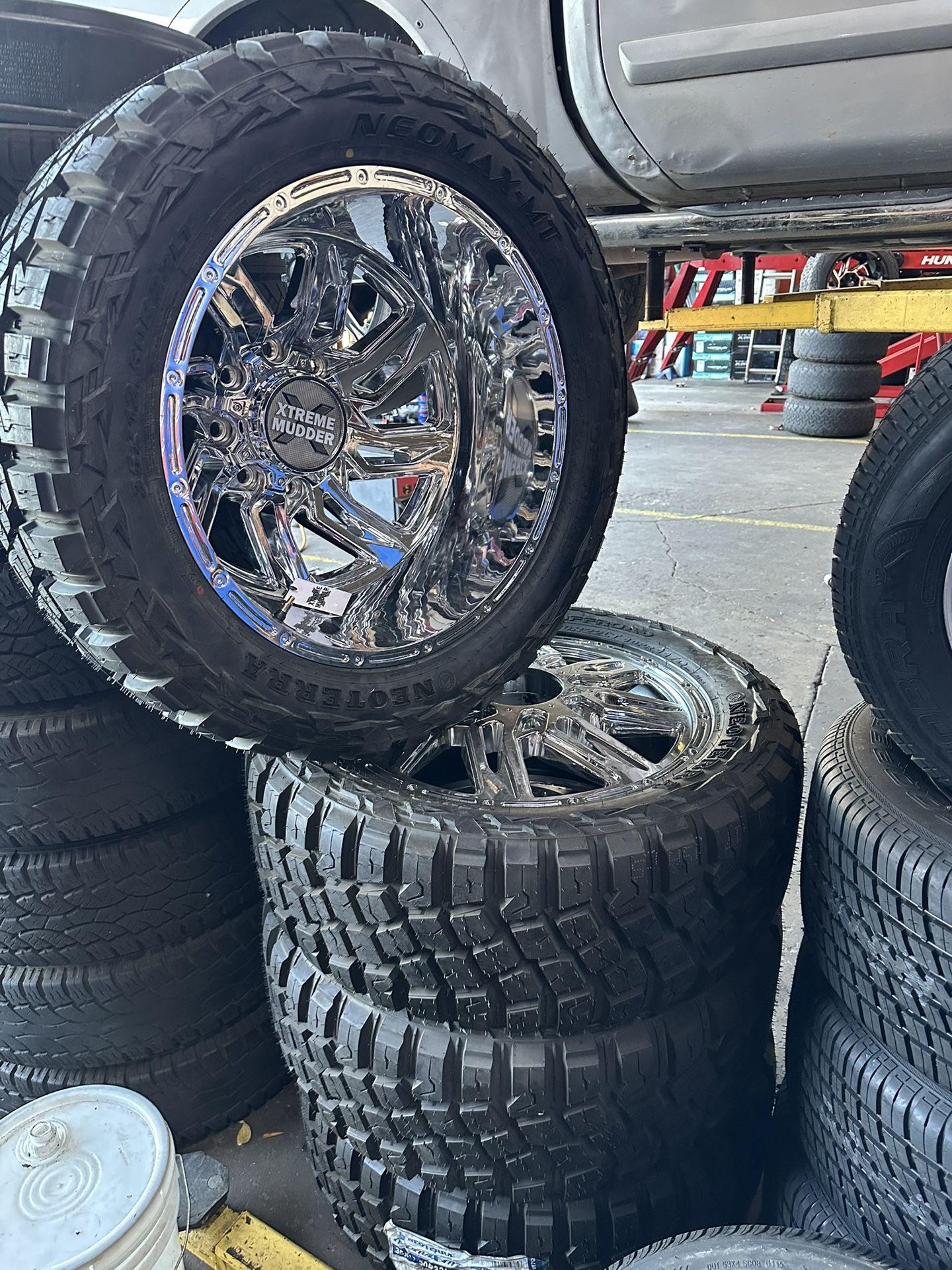 22s Dually Ford 8x200 35x12.50x22