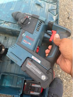 BOSCH Bosch GBH18V-26 18V SDS-Plus Bulldog Rotary Hammer – Brushless Motor, 1.9 Ft-Lbs Impact Energy, KickBack Control, Vibration Dampening, comes wit