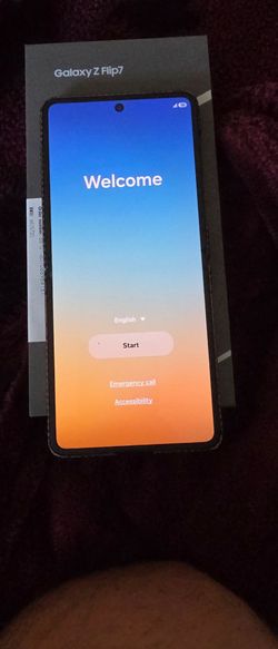 🔥 Mint Samsung Galaxy Z Flip7 (Unlocked) + $65 Pitaka Case & Box!