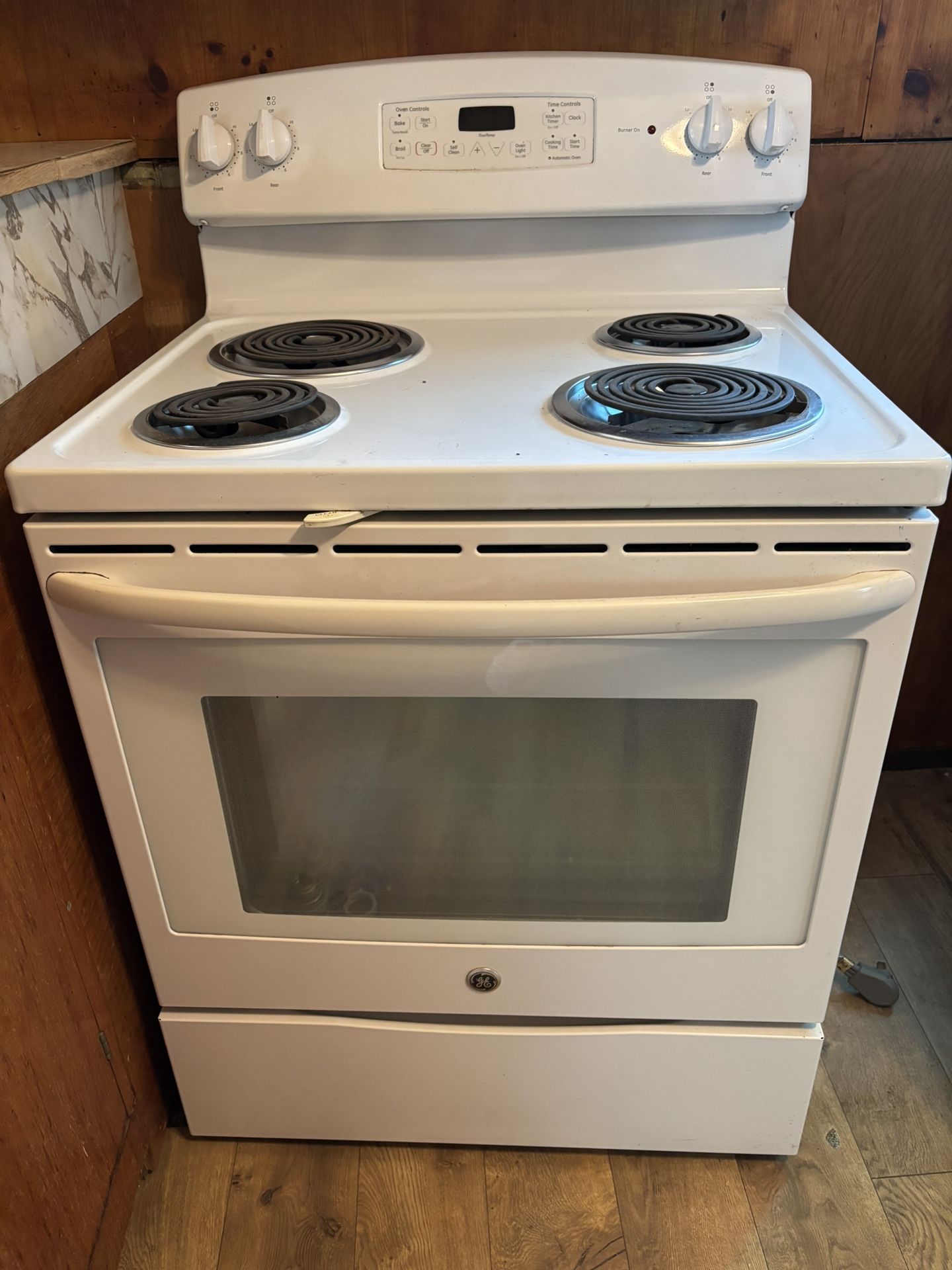 GE Electric Coil Stove with Oven – Works Great – $70 OBO