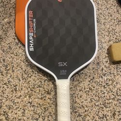Chorus pickleball paddle