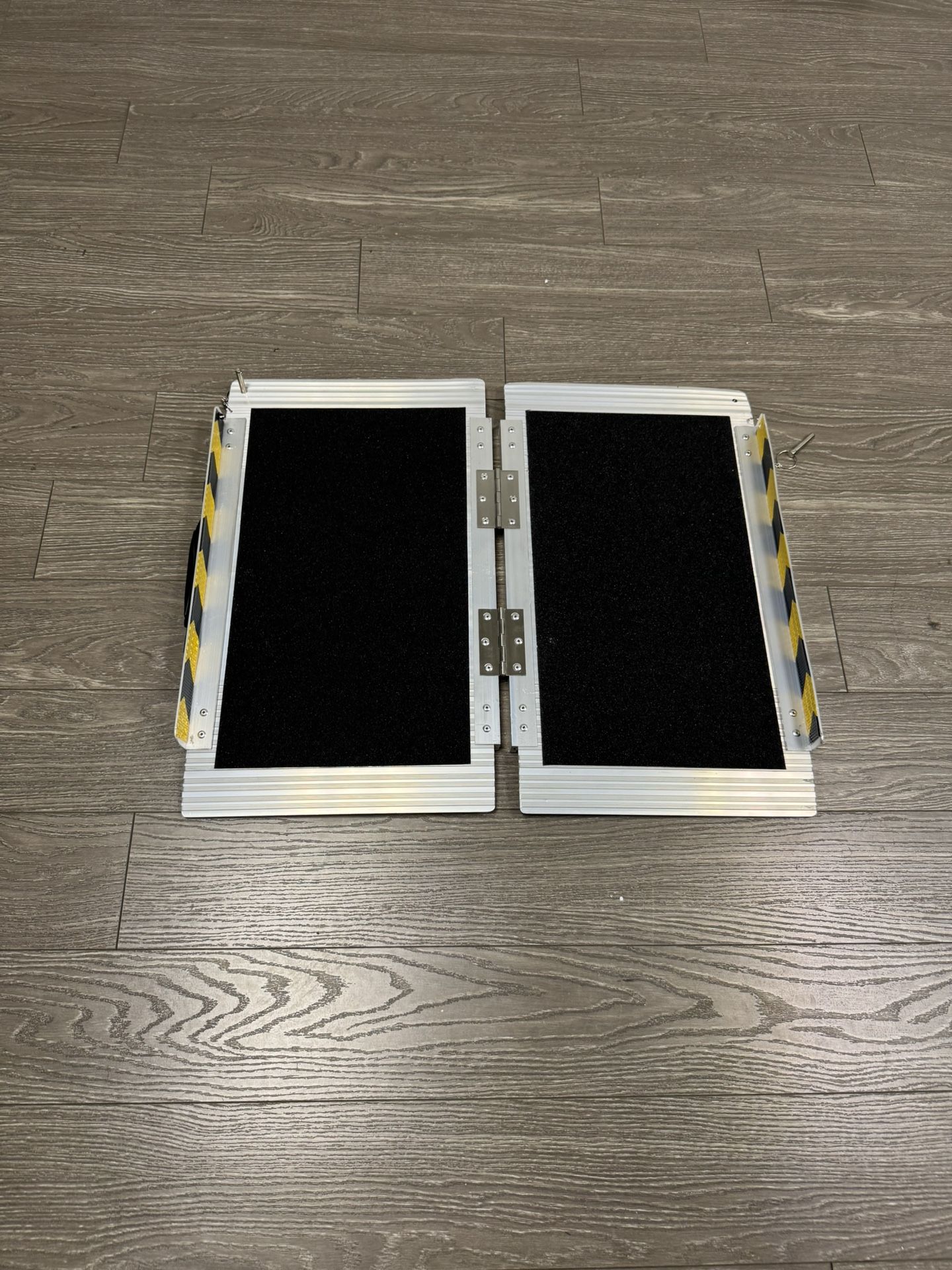 New / 2 Foot (24”) Wheelchair Or Equipment Ramp / 800 Pound Capacity