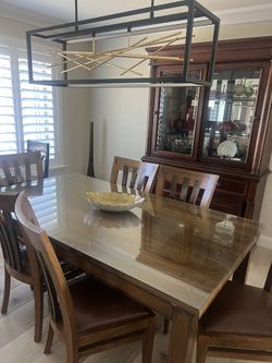OMG….. WOW !!!! Beautiful Dining Table With 6 Chairs And Gorgeous China Hutch