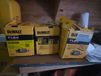 Dewalt one 9am batery and charger $200 racha one