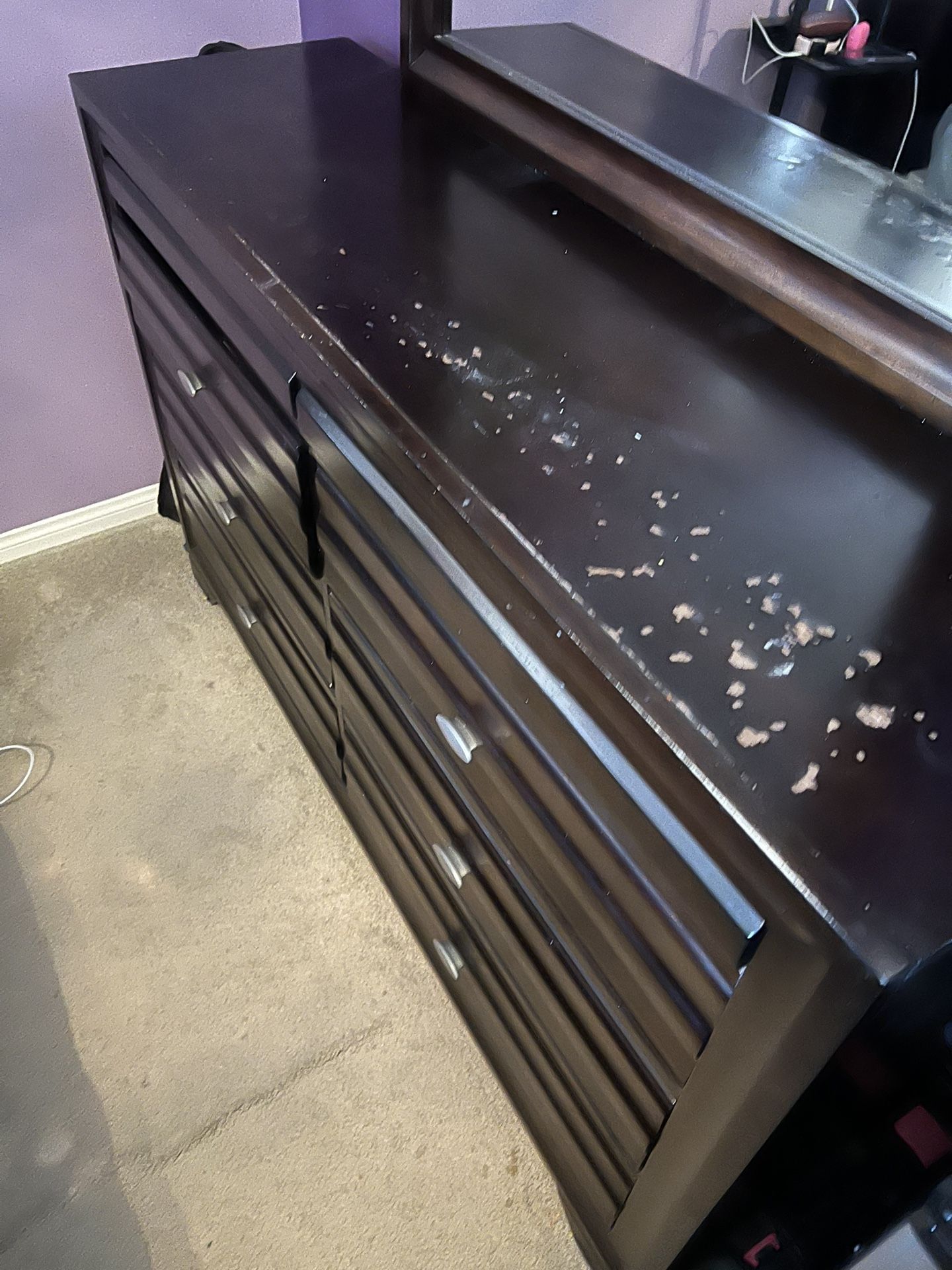 Dresser With Mirror