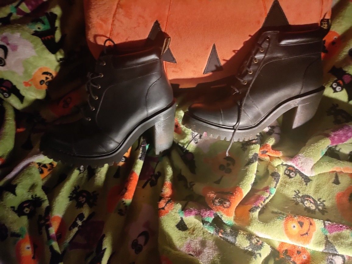 Size 11 Doc Marten Heel Boots.