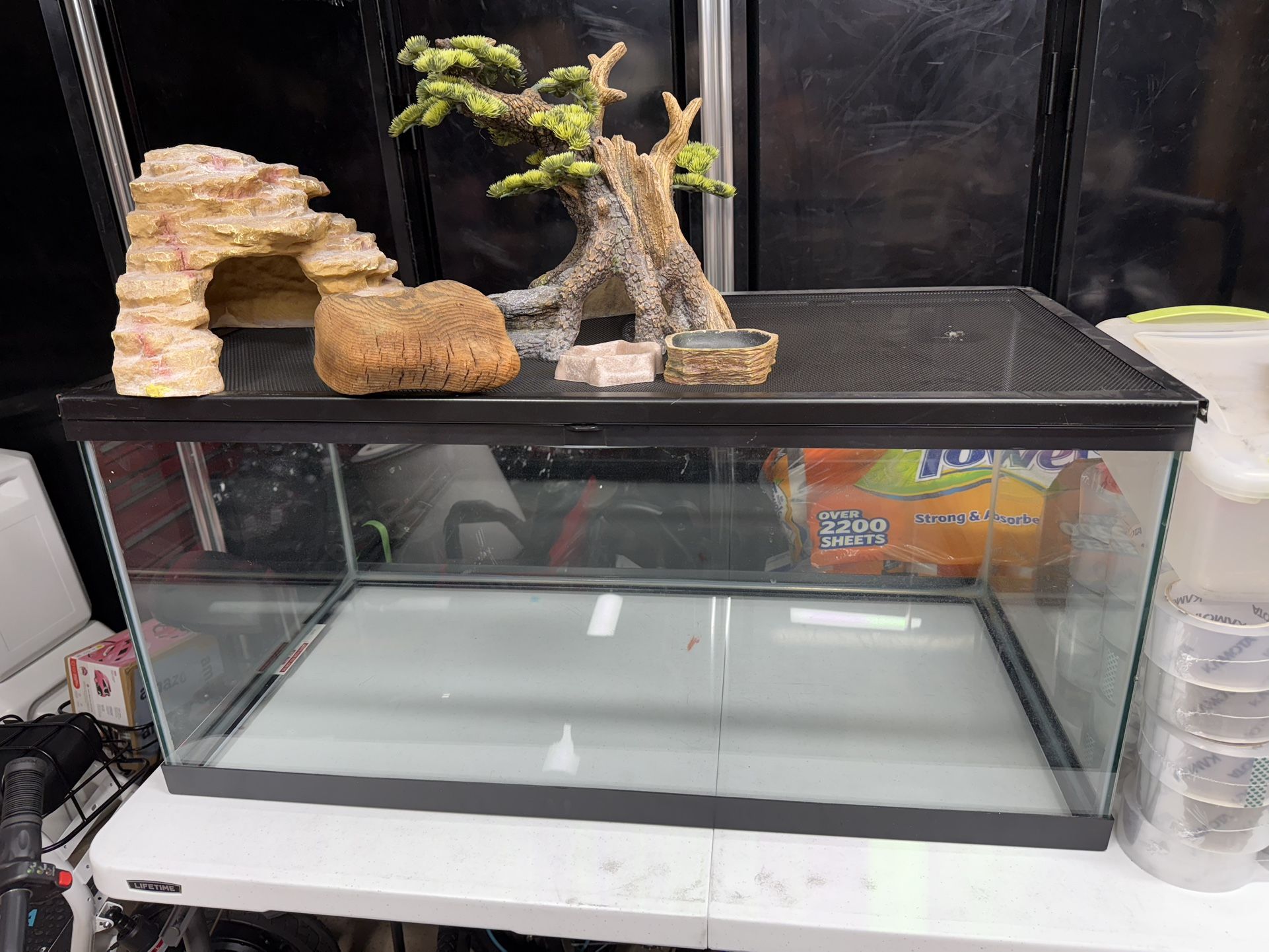 40 Gallon Reptile Tank & Accessories