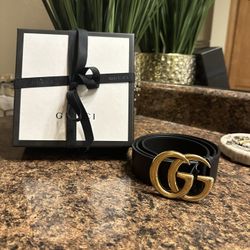 *Authentic Womens Gucci Belt  Size 85-34