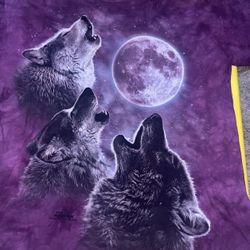 Retro Wolf Pack#1 T-shirt Size Medium