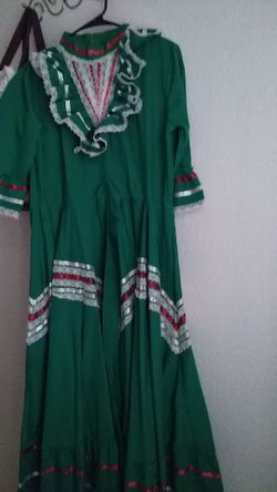 Vestido folklórico size 14