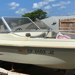 1990 Sea swirl Boat