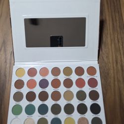 Eyeshadow palette 35 shades