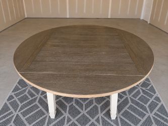 7 piece Extendable Table with 6 chairs