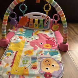 Fisher-Price Baby Activity Mat Glow & Grow Kick & Play Piano Gym