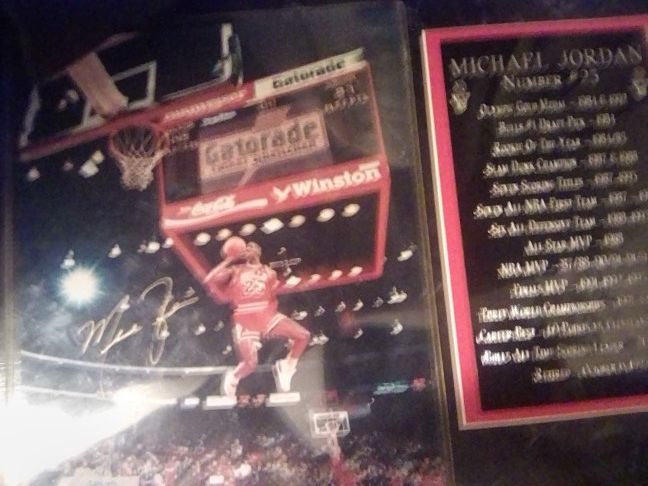  Michael Jordan Autographed Plaque. Licensed By Upper deck . 