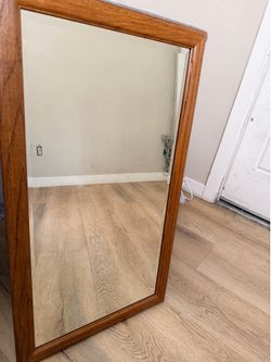 Beautiful Wooden Wall Mirror – Rustic/Farmhouse Style