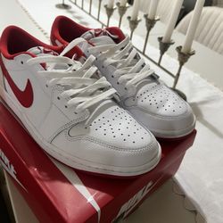 Air Jordan 1 Low OG White/University Red. 