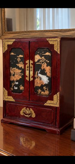 Beautiful New-Style Jewelry Box