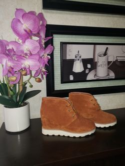 New Brown Boots Size 6.5