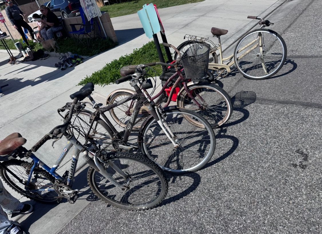 3 Complete Bikes 2 Schwinn  And 1 Giant $20 Each