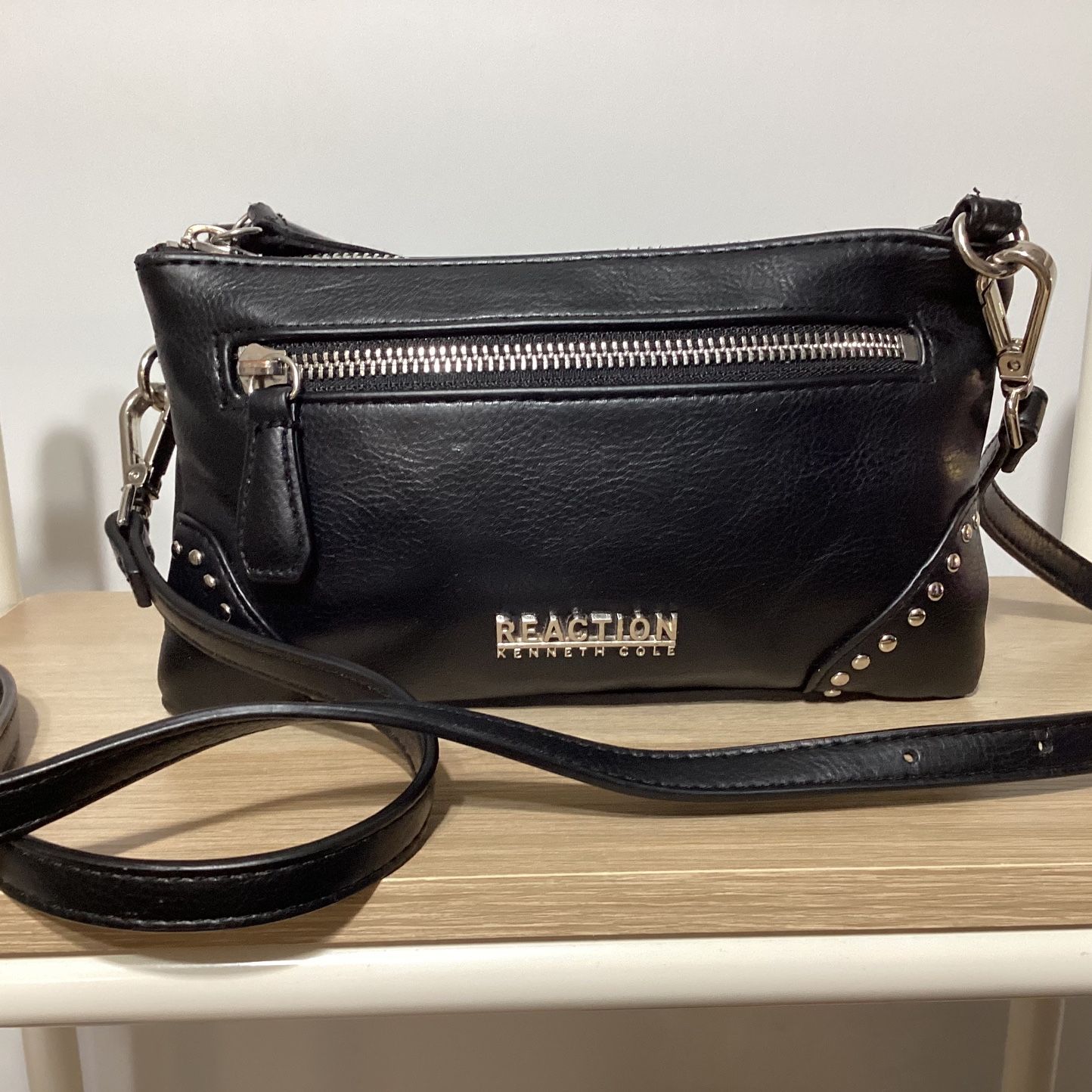 Kenneth Cole Reaction Sling Bag Sling Bag Kenneth Cole Crossbody