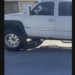 6 Lug GMC 37 " Nitto On 20 " X 10 Alloys Alcoa Style Rims