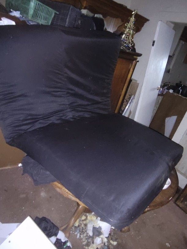 Futon Black Queen Size 