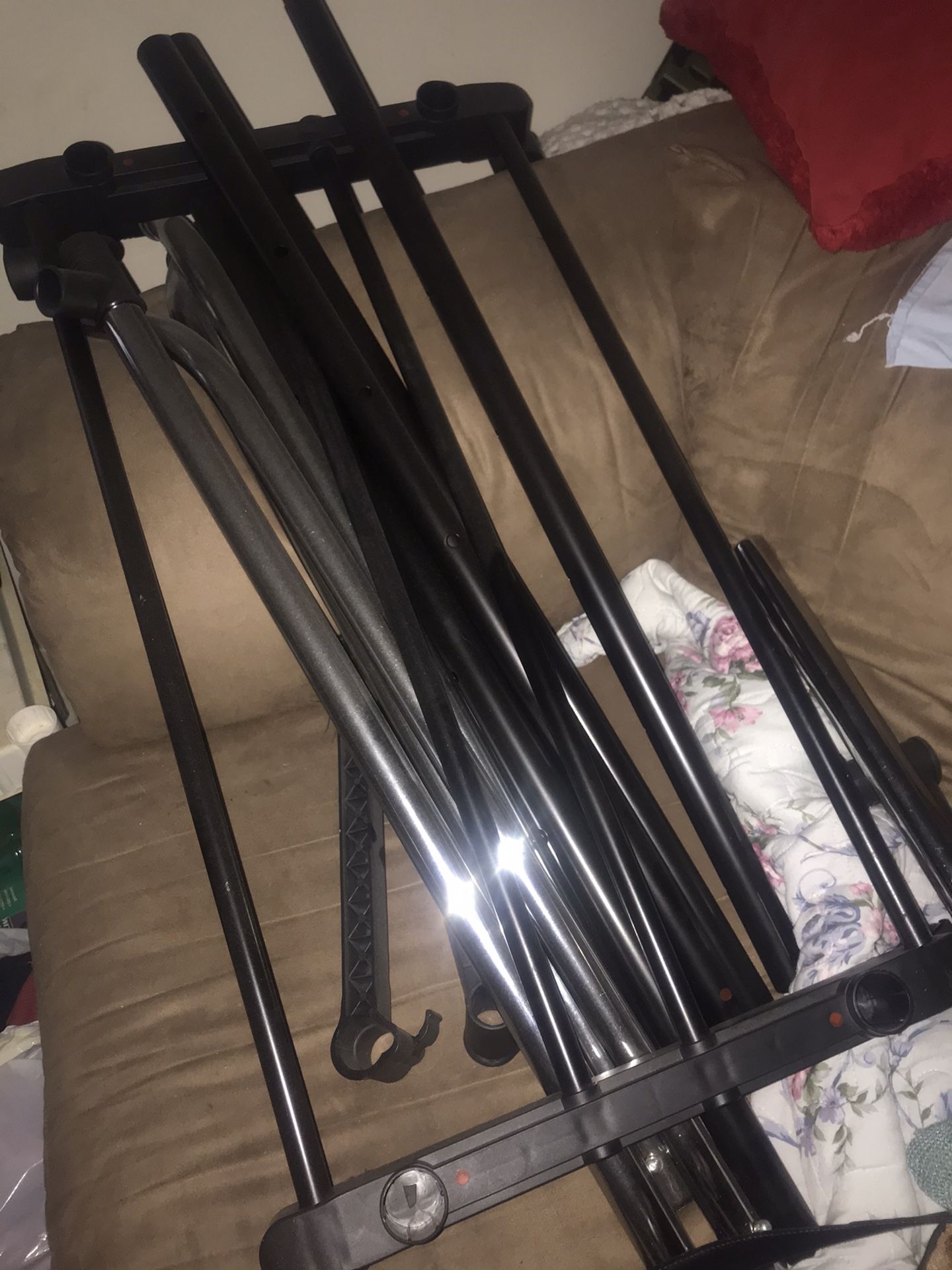 Clothes rack/clothes storage space