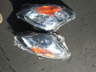 Brand new headlamps 4 nissan....