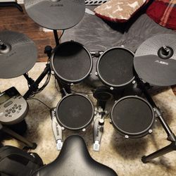 Drum Set  (Alesis NITRO MESH)