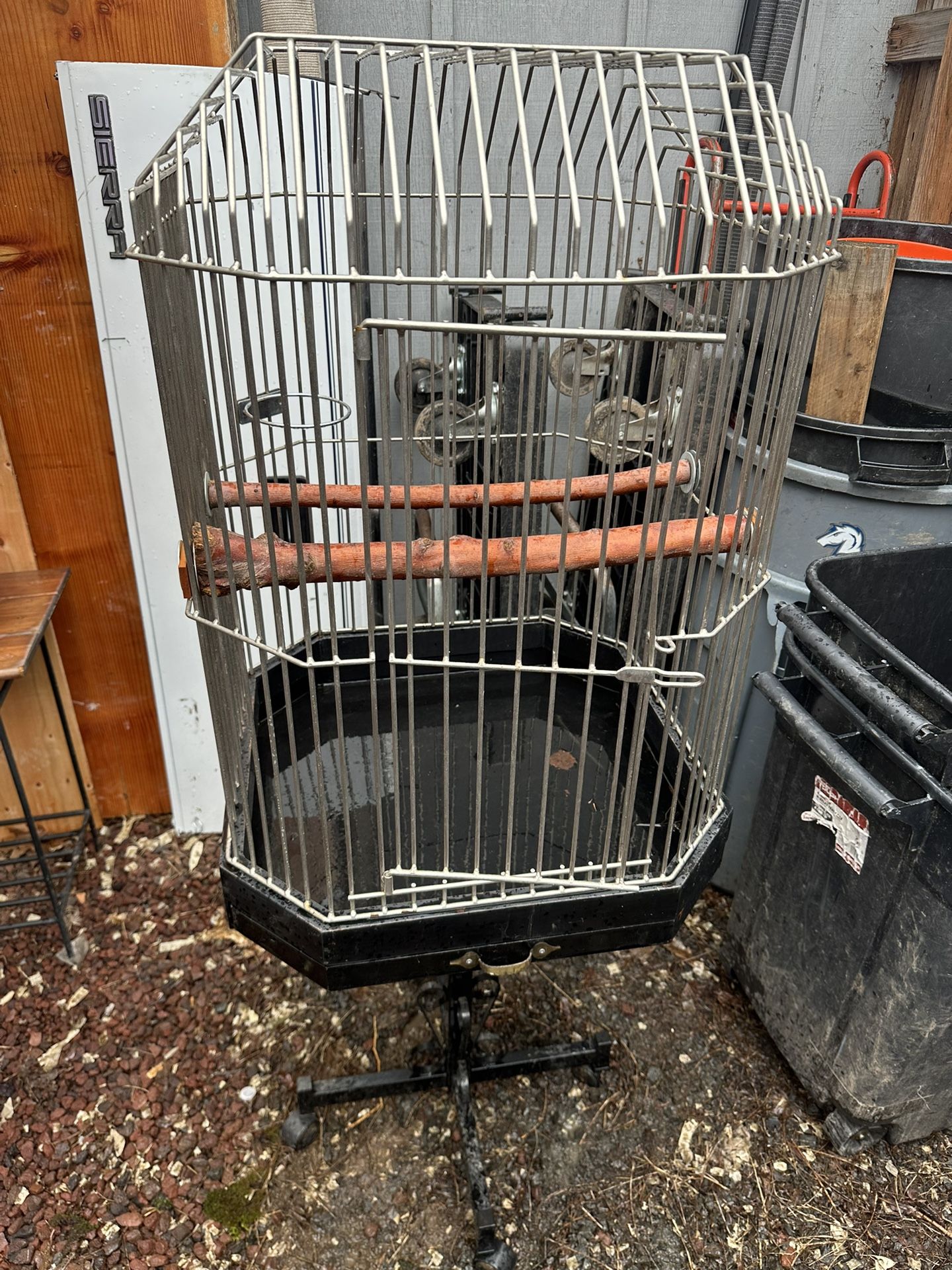 Rolling Bird Cage 