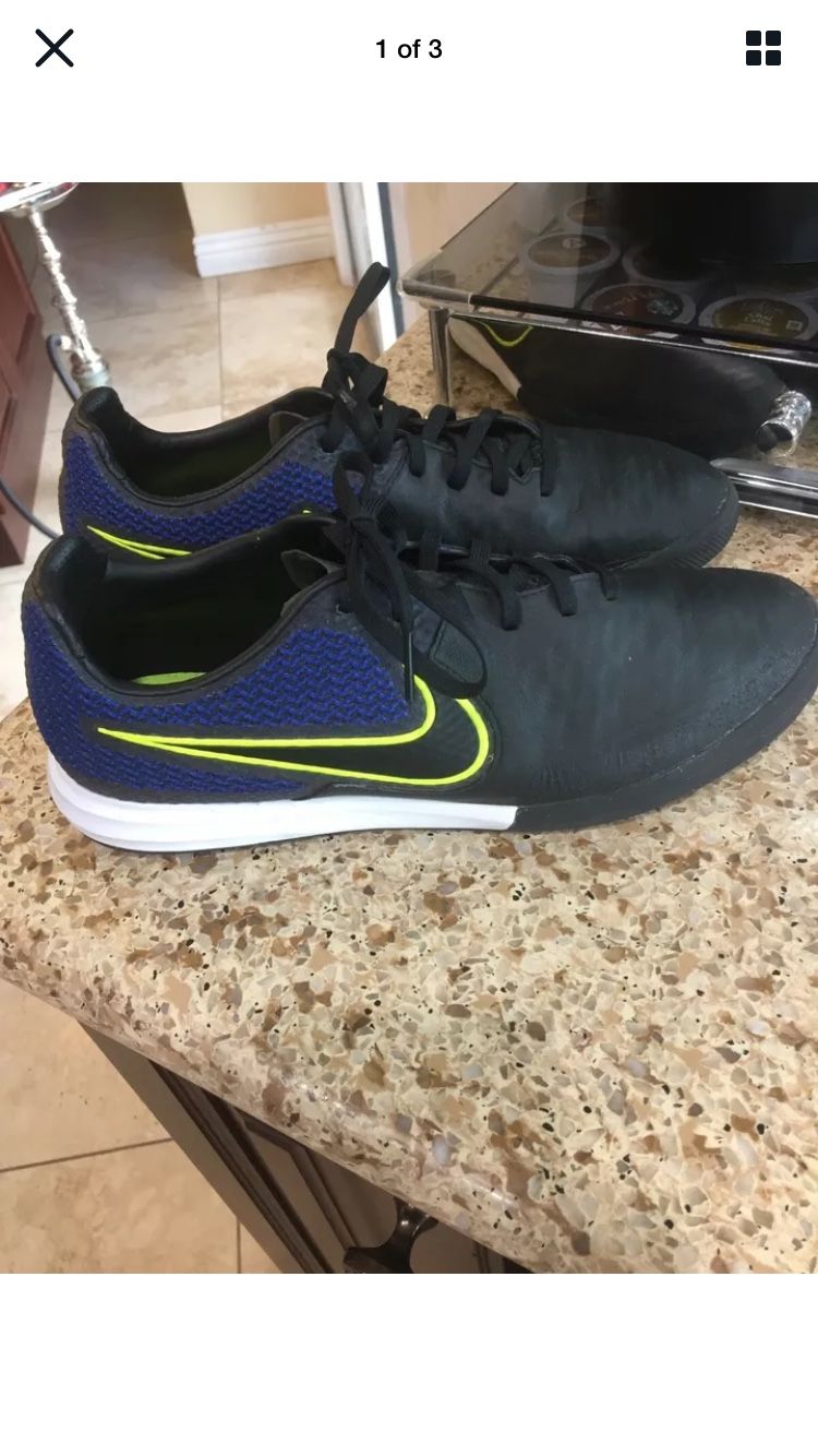 Nike MACISTAX Womens Blue/Black/Neon Yellow Shoe Size 9 (Porter Ranch)
