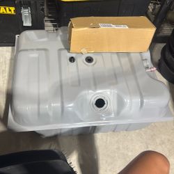 1978 Ford F150 Gas’s Tank With Pump 