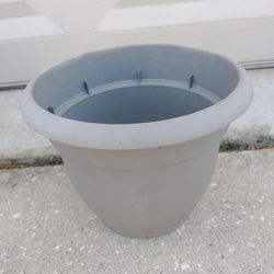 Plastic Pot 