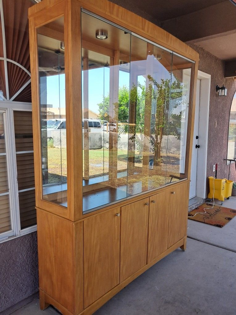 Ethan Allen Showcase