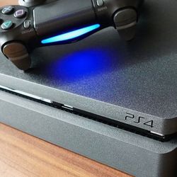PS4 Console Bundle - PlayStation