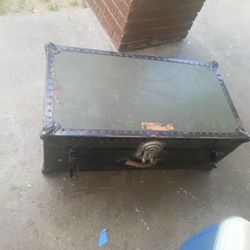 1944 Army Cargo  Chest  Footlocker